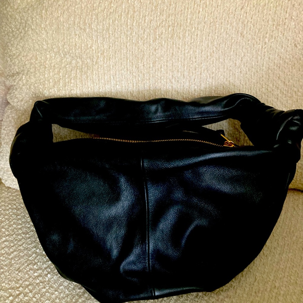 Brand New Authentic (with tags/receipt) Bottega Veneta Leather hobo handbag.